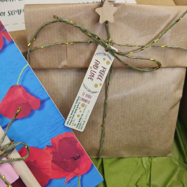 donne che comprano fiori